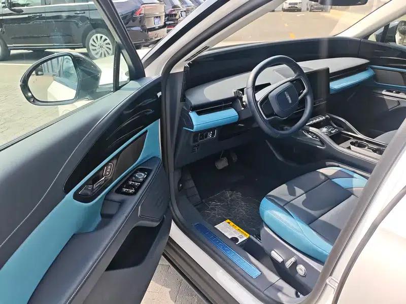 Navigator 2025 2.0T AWD Premium Hybrid — миниатюра 7