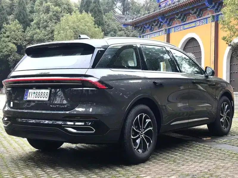 Navigator 2025 2.0T AWD Premium Edition — миниатюра 4