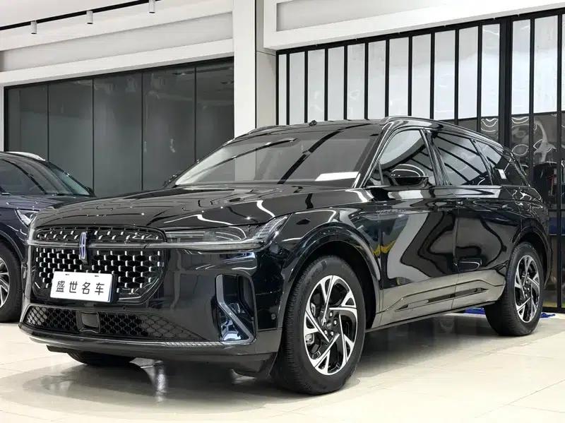 Navigator 2023 2.0T AWD Hybrid Premium Edition — миниатюра 1