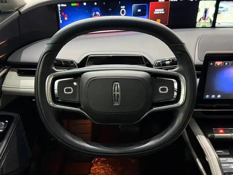 Navigator 2023 2.0T AWD Hybrid Premium Edition — миниатюра 12