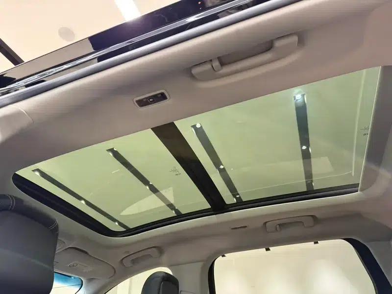 Navigator 2023 2.0T AWD Hybrid Premium Edition — миниатюра 16