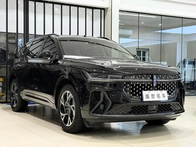 Navigator 2023 2.0T AWD Hybrid Premium Edition — миниатюра 3