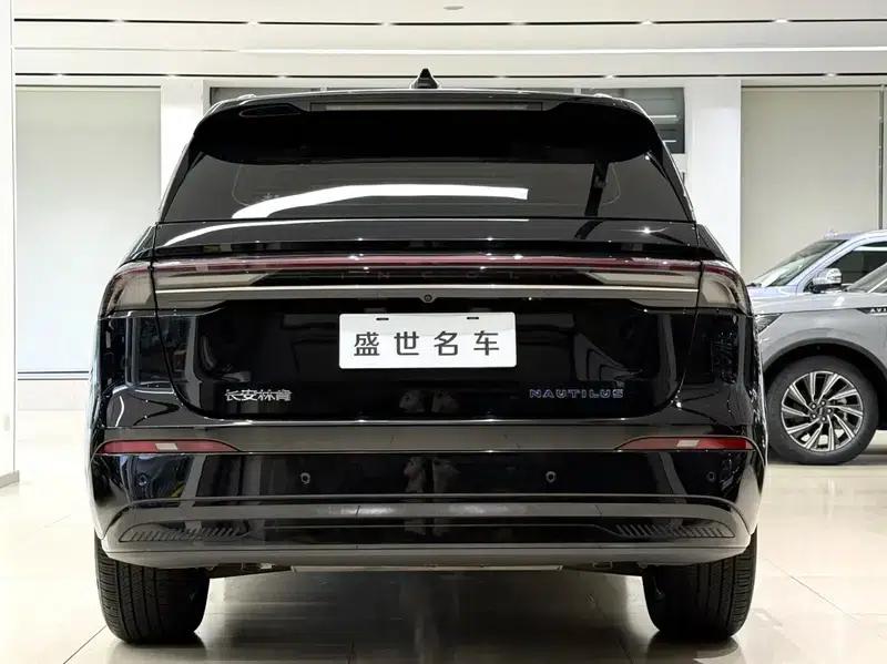 Navigator 2023 2.0T AWD Hybrid Premium Edition — миниатюра 5