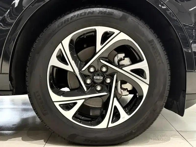 Navigator 2023 2.0T AWD Hybrid Premium Edition — миниатюра 8
