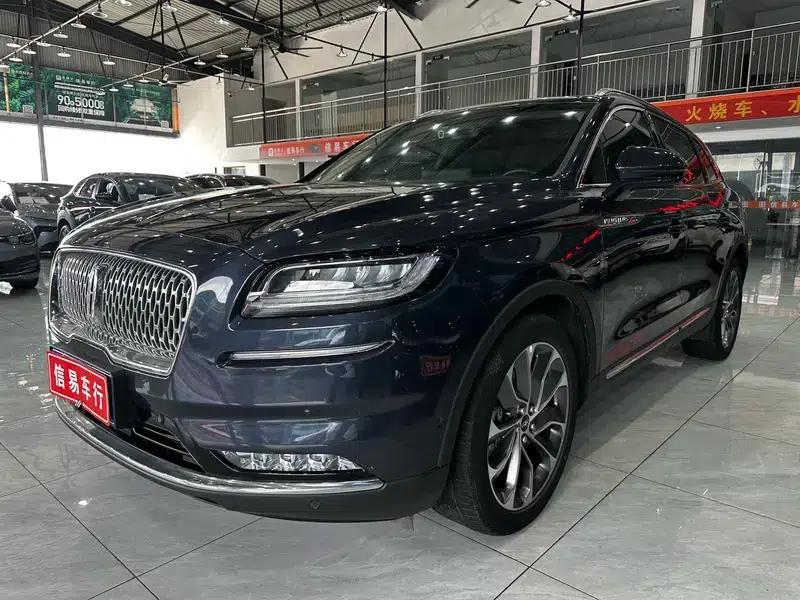 Navigator 2021 2.0T AWD Premium Edition — миниатюра 1