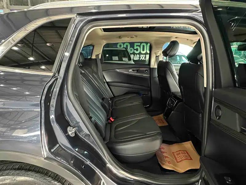 Navigator 2021 2.0T AWD Premium Edition — миниатюра 17