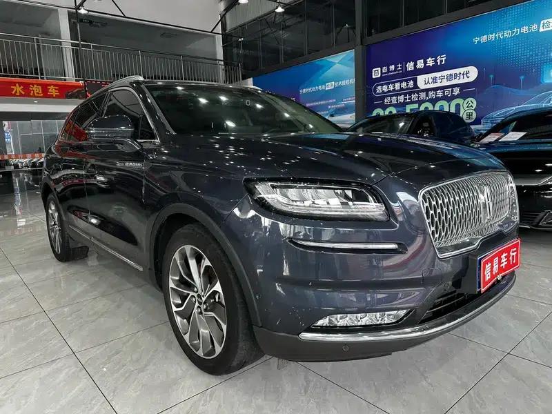 Navigator 2021 2.0T AWD Premium Edition — миниатюра 3