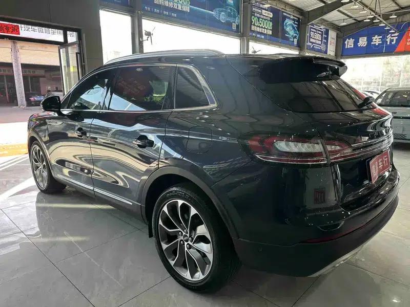 Navigator 2021 2.0T AWD Premium Edition — миниатюра 4