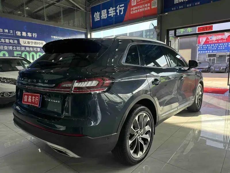 Navigator 2021 2.0T AWD Premium Edition — миниатюра 6