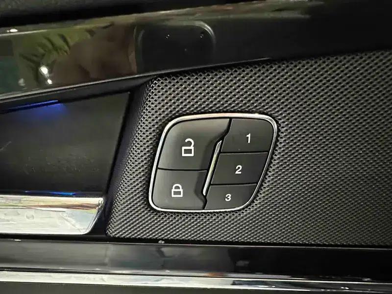 Navigator 2021 2.0T AWD Premium Edition — миниатюра 9