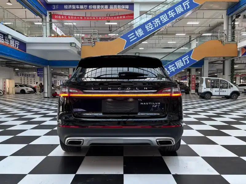 Navigator 2021 2.7T AWD Premium Edition — миниатюра 5