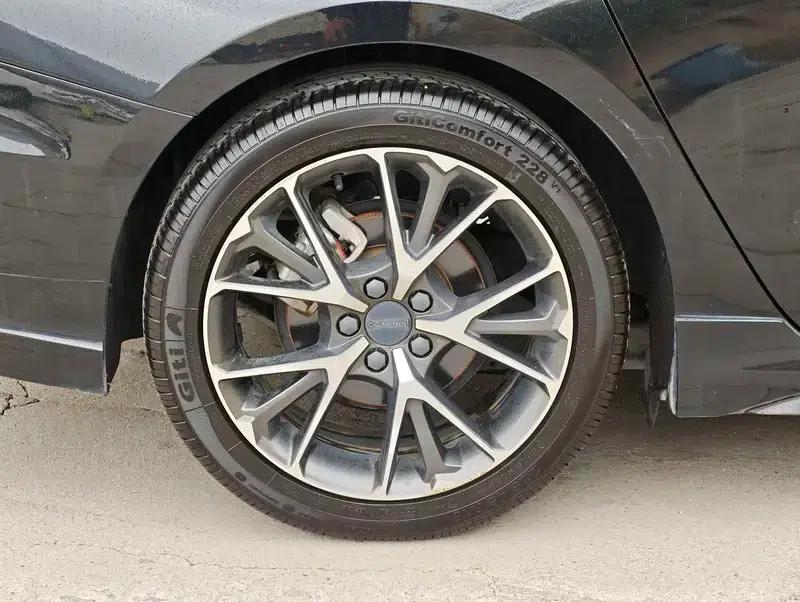Lynk & Co 03 2020 1.5TD DCT Pro — миниатюра 7
