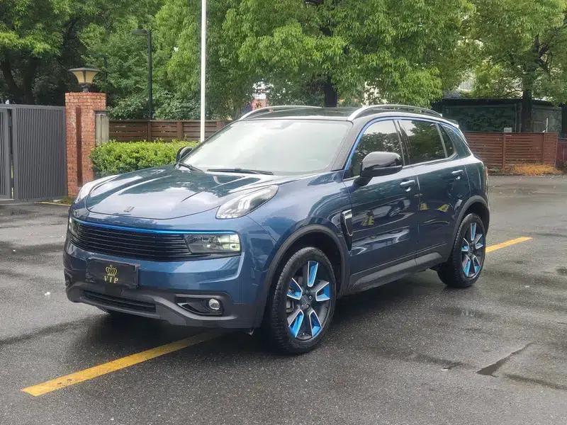 Lynk & Co 01 2017 2.0T 2WD Pro Edition — миниатюра 1