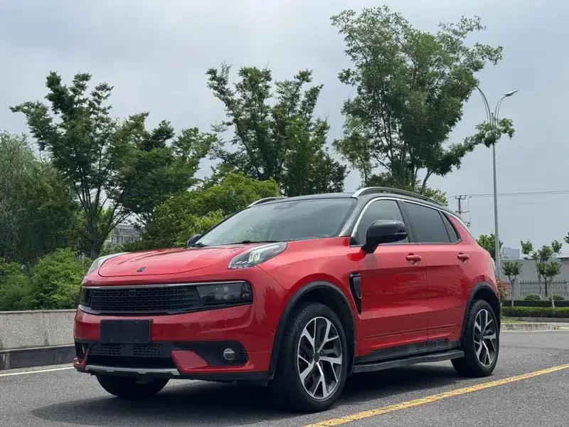 Lynk & Co 01 2017 2.0T AWD Pro Edition — миниатюра 1
