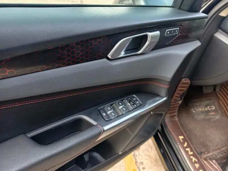 Lynk & Co 01 2019 2.0T AWD Pro Edition (China VI Emission Standard) — миниатюра 14