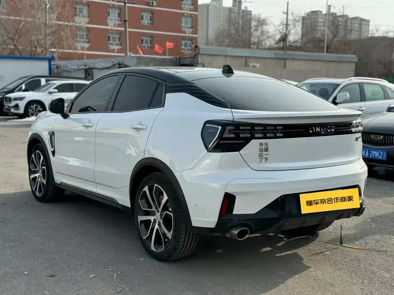 Lynk & Co 05 2022 2.0TD AWD Halo — миниатюра 4