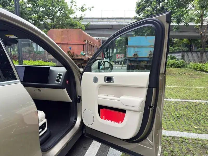 Li Auto L9 2022 Max Edition — миниатюра 27
