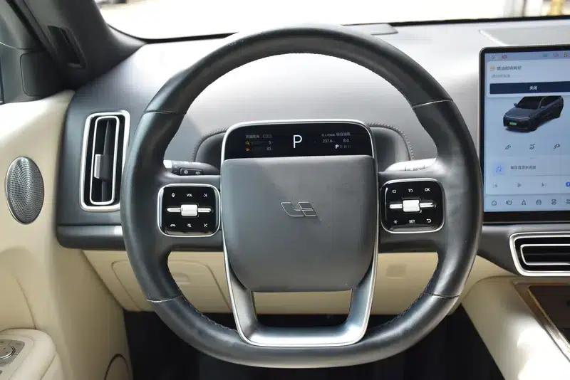 Li Auto L9 2022 Max Edition — миниатюра 15