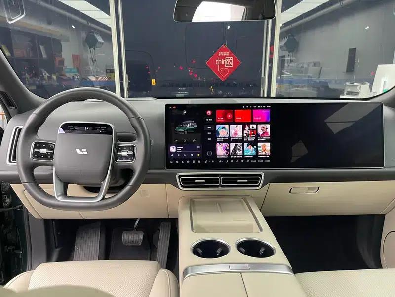 Li Auto L9 2022 Max Edition — миниатюра 6