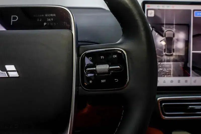 Li Auto L8 2023 Max Edition — миниатюра 11