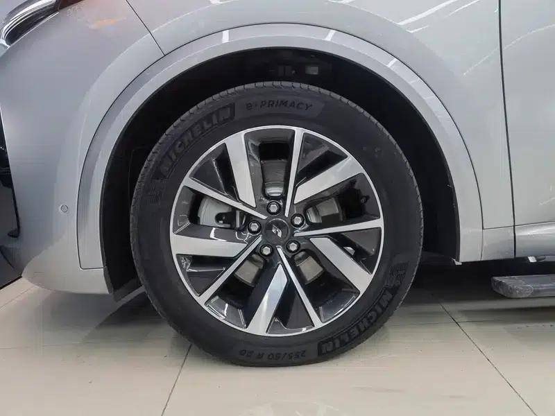 Li Auto L8 2023 Pro Edition — миниатюра 5