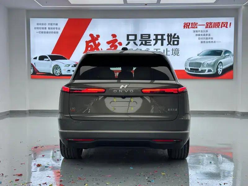 2025 Audi L90 7-seater Ultra — миниатюра 5