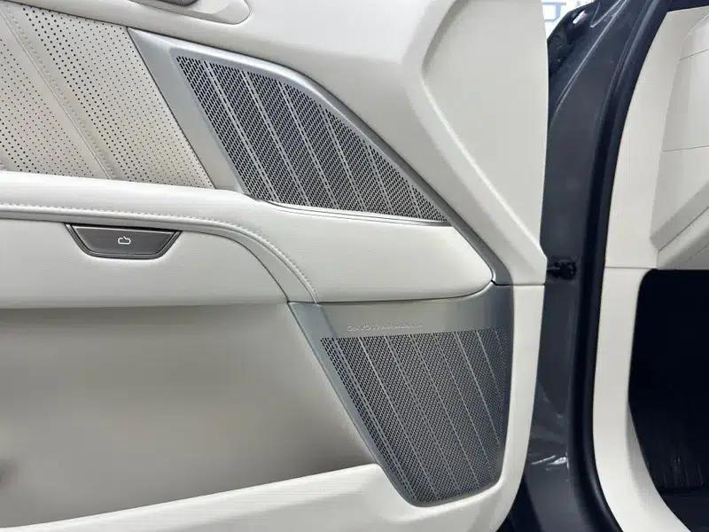 2025 Audi L90 7-seater Ultra — миниатюра 9