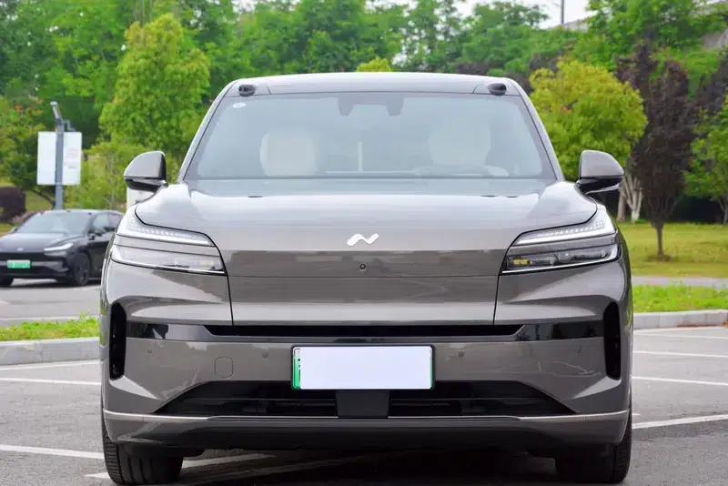 2025 Audi L90 Six-Seat Ultra — миниатюра 2
