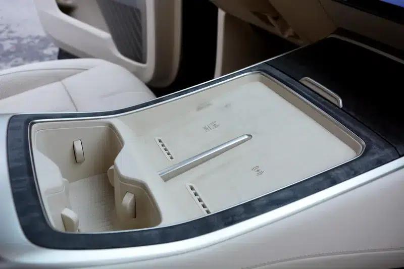2025 Audi L90 Six-Seat Ultra — миниатюра 17
