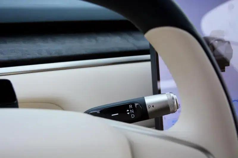 2025 Audi L90 Six-Seat Ultra — миниатюра 25