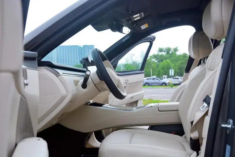 2025 Audi L90 Six-Seat Ultra — миниатюра 27
