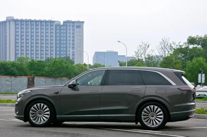 2025 Audi L90 Six-Seat Ultra — миниатюра 4