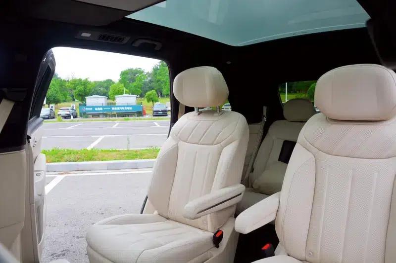 2025 Audi L90 Six-Seat Ultra — миниатюра 33