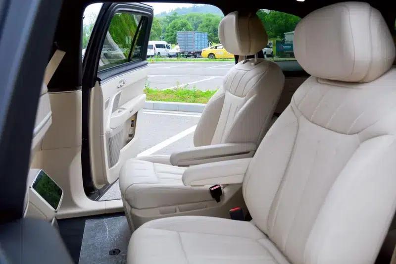 2025 Audi L90 Six-Seat Ultra — миниатюра 34