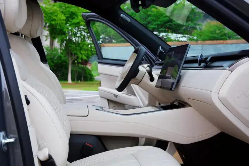 2025 Audi L90 Six-Seat Ultra — миниатюра 36