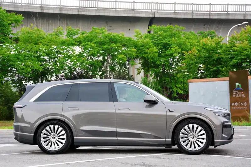 2025 Audi L90 Six-Seat Ultra — миниатюра 8