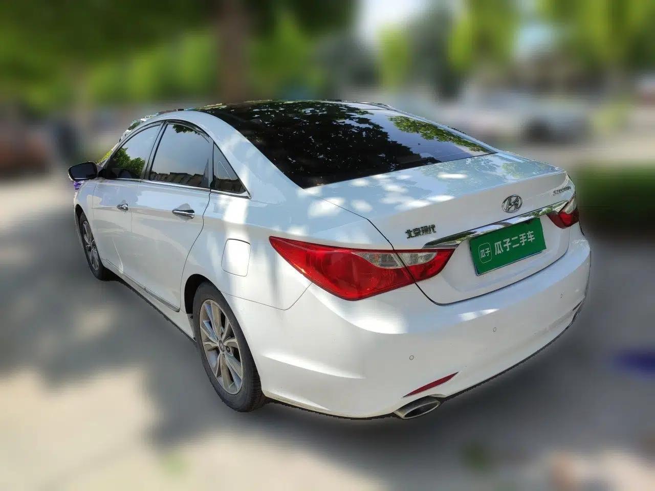 Hyundai Sonata 2014 2.0L Automatic Luxury Edition — миниатюра 4