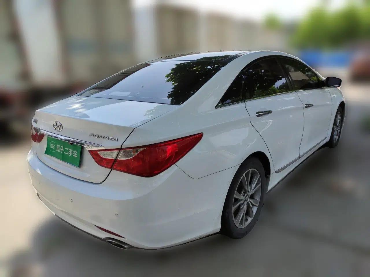 Hyundai Sonata 2014 2.0L Automatic Luxury Edition — миниатюра 6