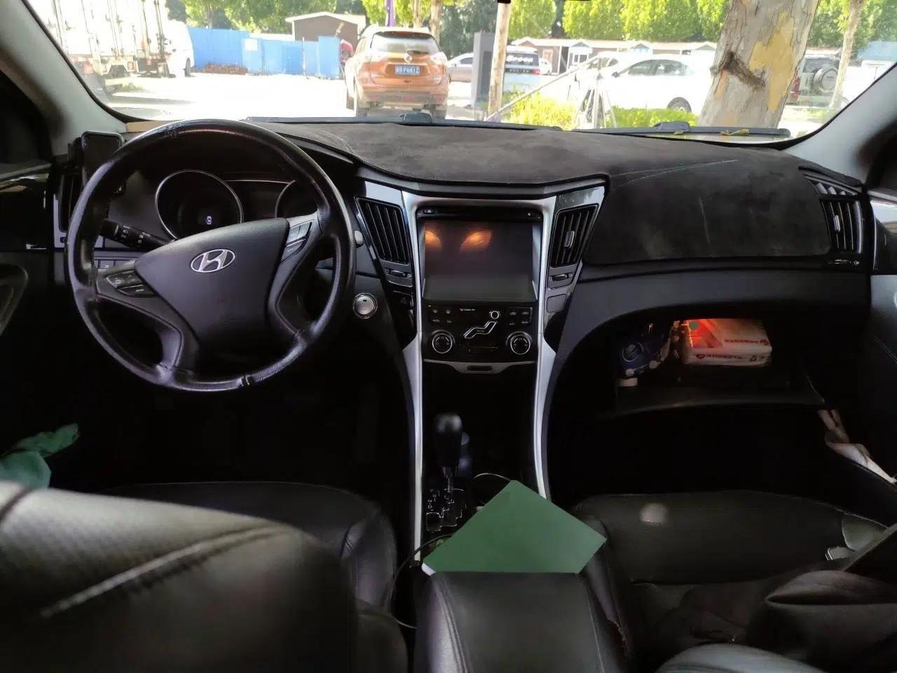 Hyundai Sonata 2014 2.0L Automatic Luxury Edition — миниатюра 9