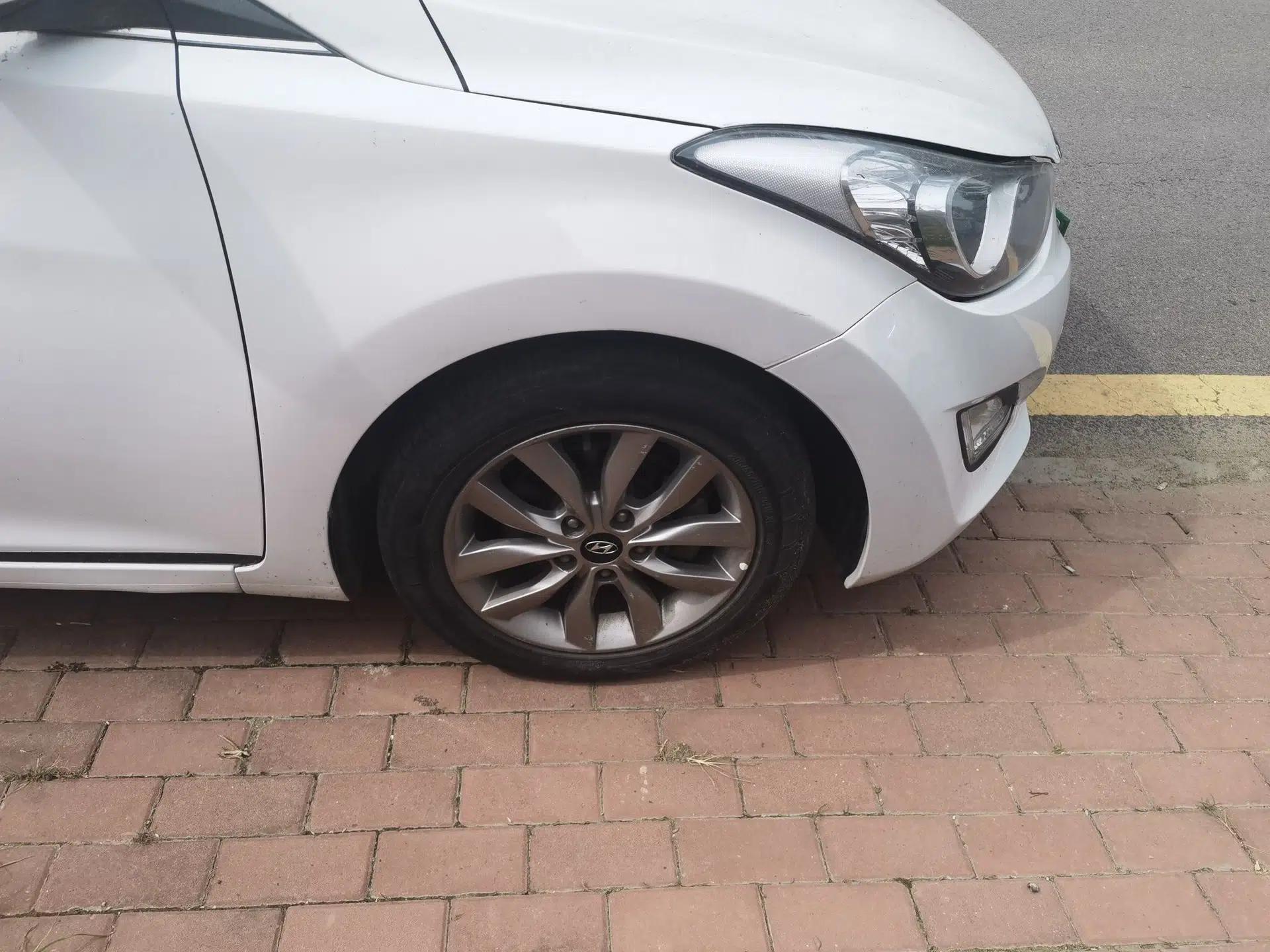 Hyundai Elantra (5th Generation / Langdong) 2015 1.6L Manual Leading Model — миниатюра 8