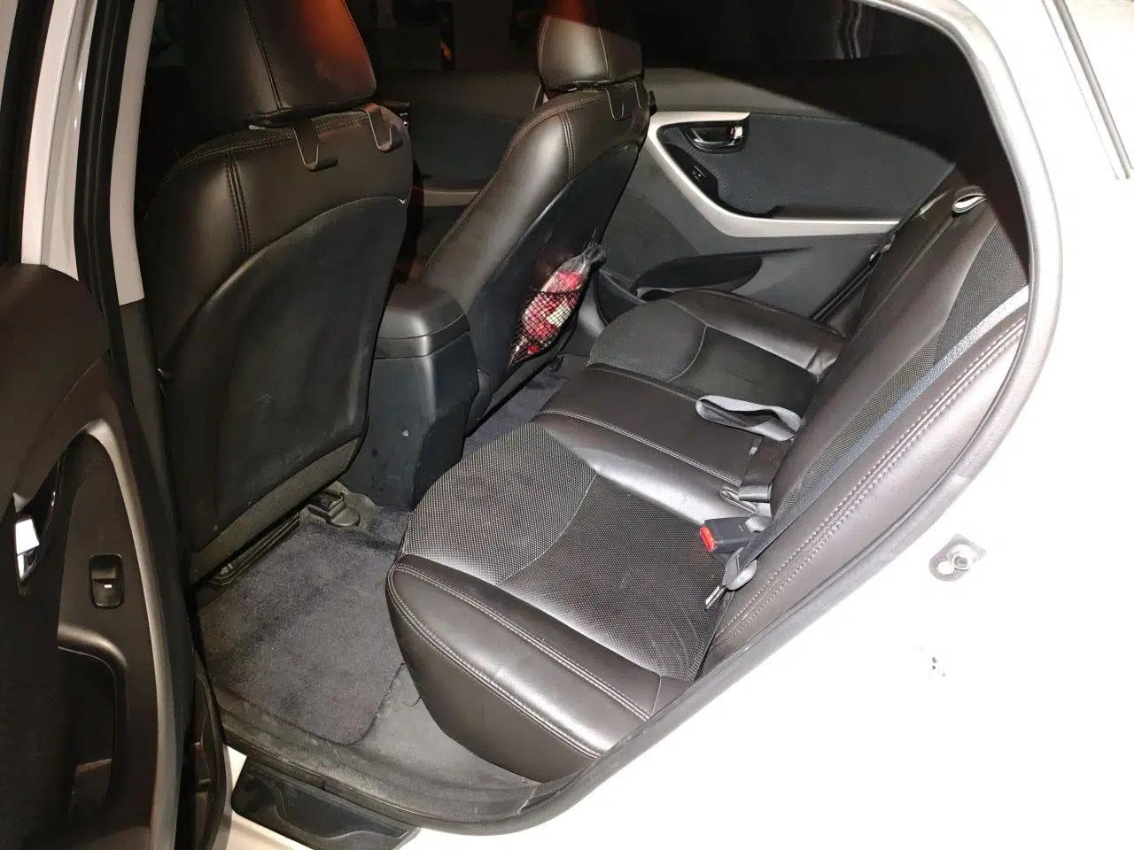 Hyundai Elantra (5th Generation / Langdong) 2013 1.6L Automatic Leading Model — миниатюра 17