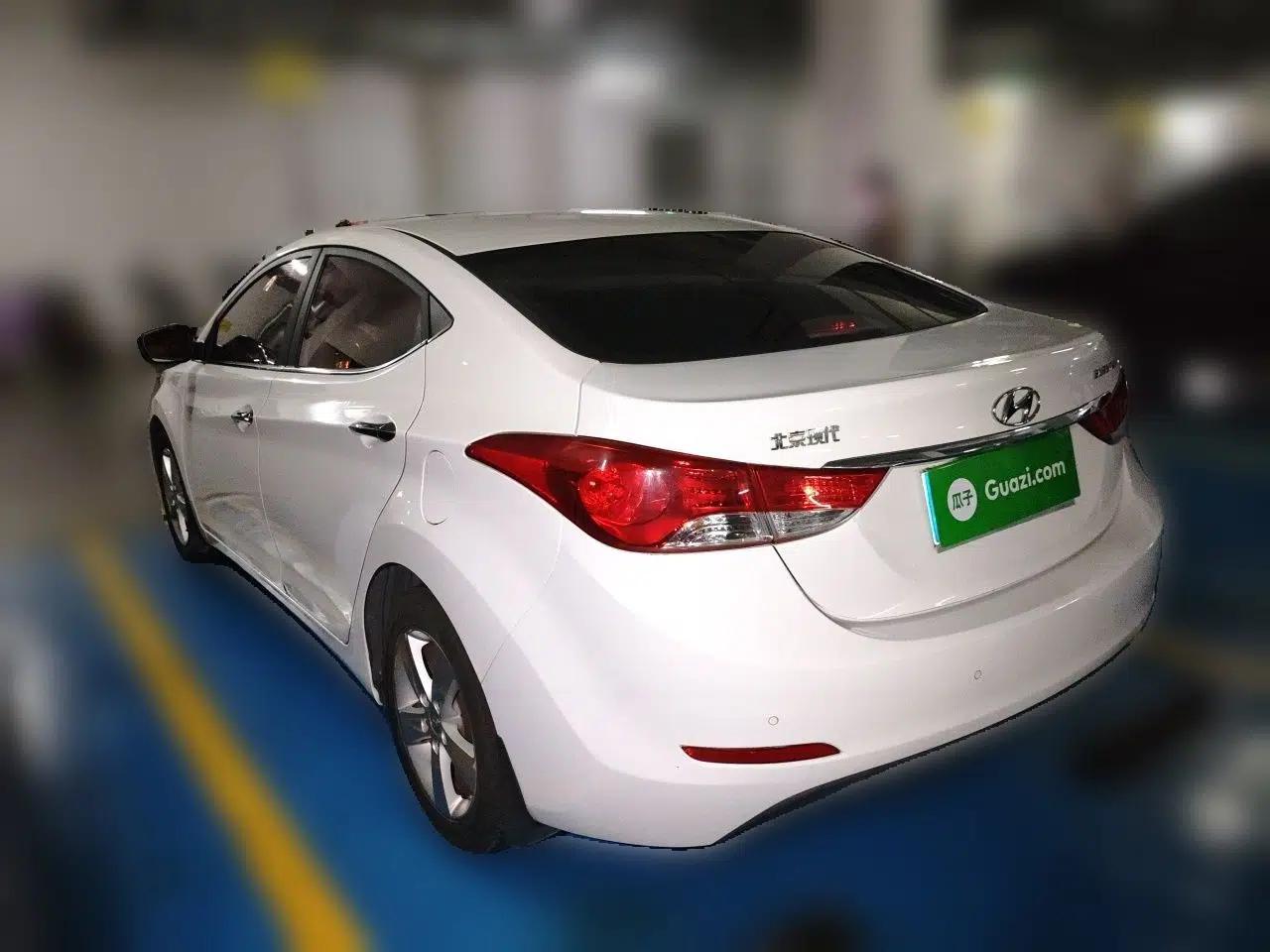 Hyundai Elantra (5th Generation / Langdong) 2013 1.6L Automatic Leading Model — миниатюра 4