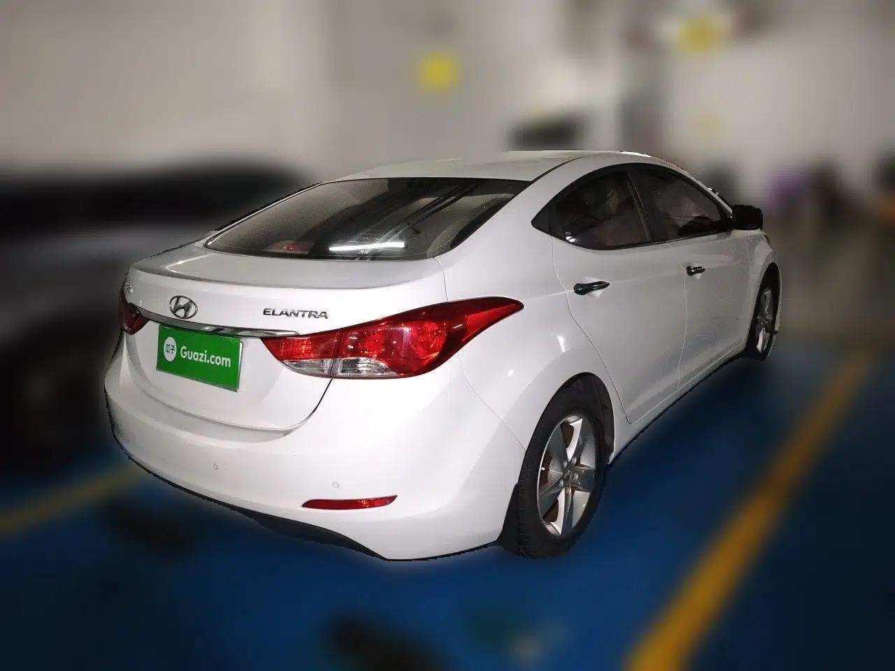 Hyundai Elantra (5th Generation / Langdong) 2013 1.6L Automatic Leading Model — миниатюра 6
