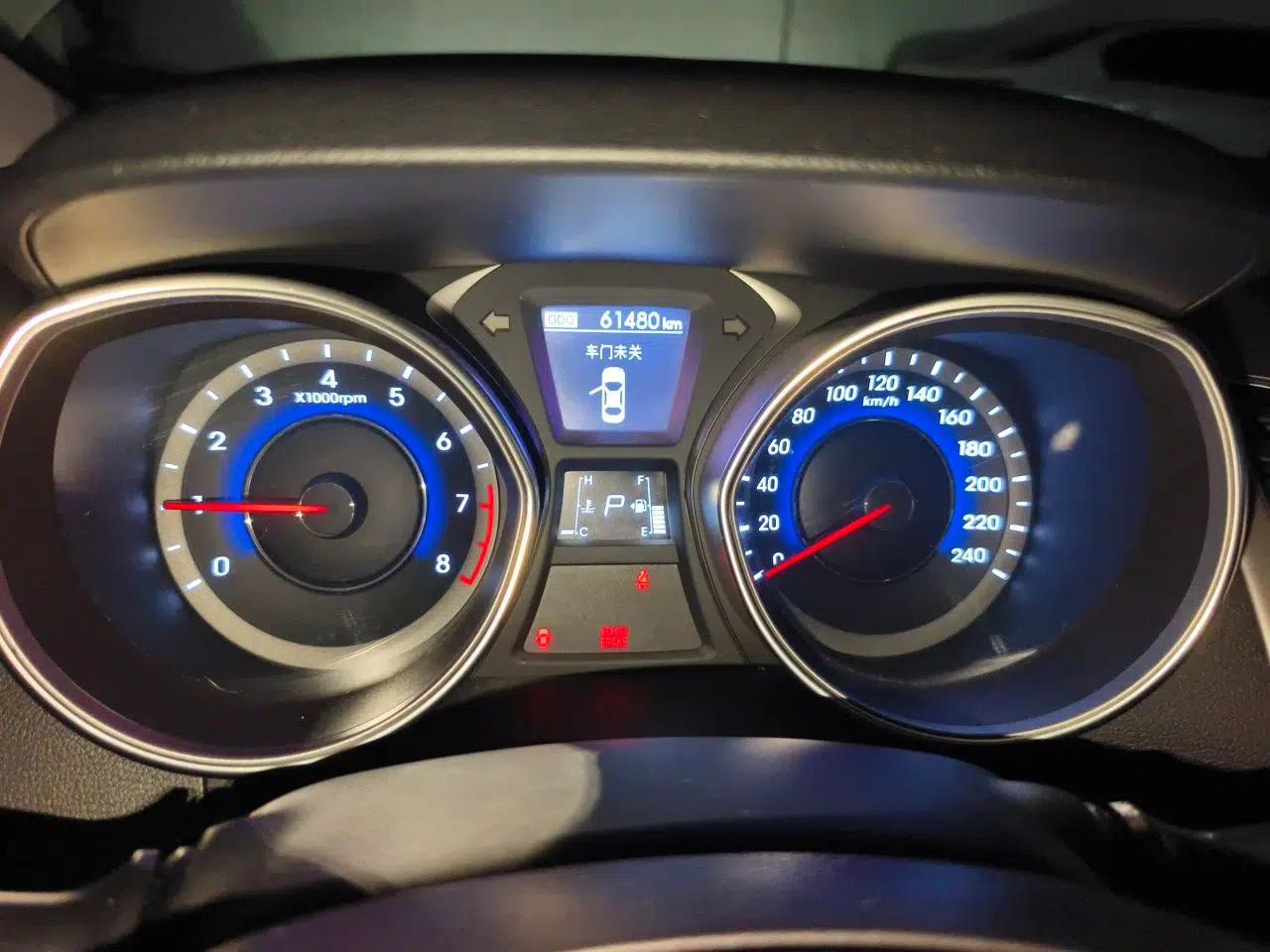 Hyundai Elantra (5th Generation / Langdong) 2015 1.6L Automatic Luxury Model — миниатюра 11