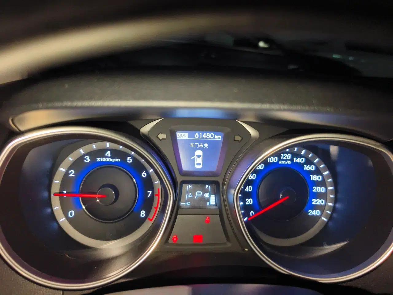Hyundai Elantra (5th Generation / Langdong) 2015 1.6L Automatic Luxury Model — миниатюра 12