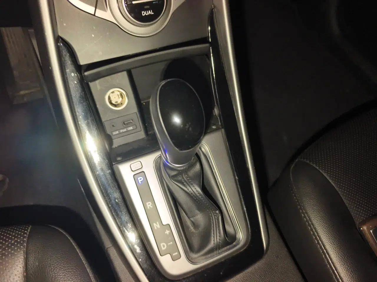 Hyundai Elantra (5th Generation / Langdong) 2015 1.6L Automatic Luxury Model — миниатюра 14