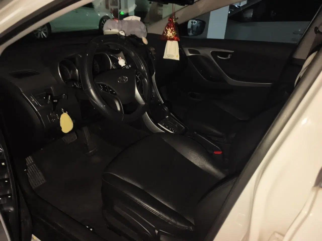 Hyundai Elantra (5th Generation / Langdong) 2015 1.6L Automatic Luxury Model — миниатюра 15