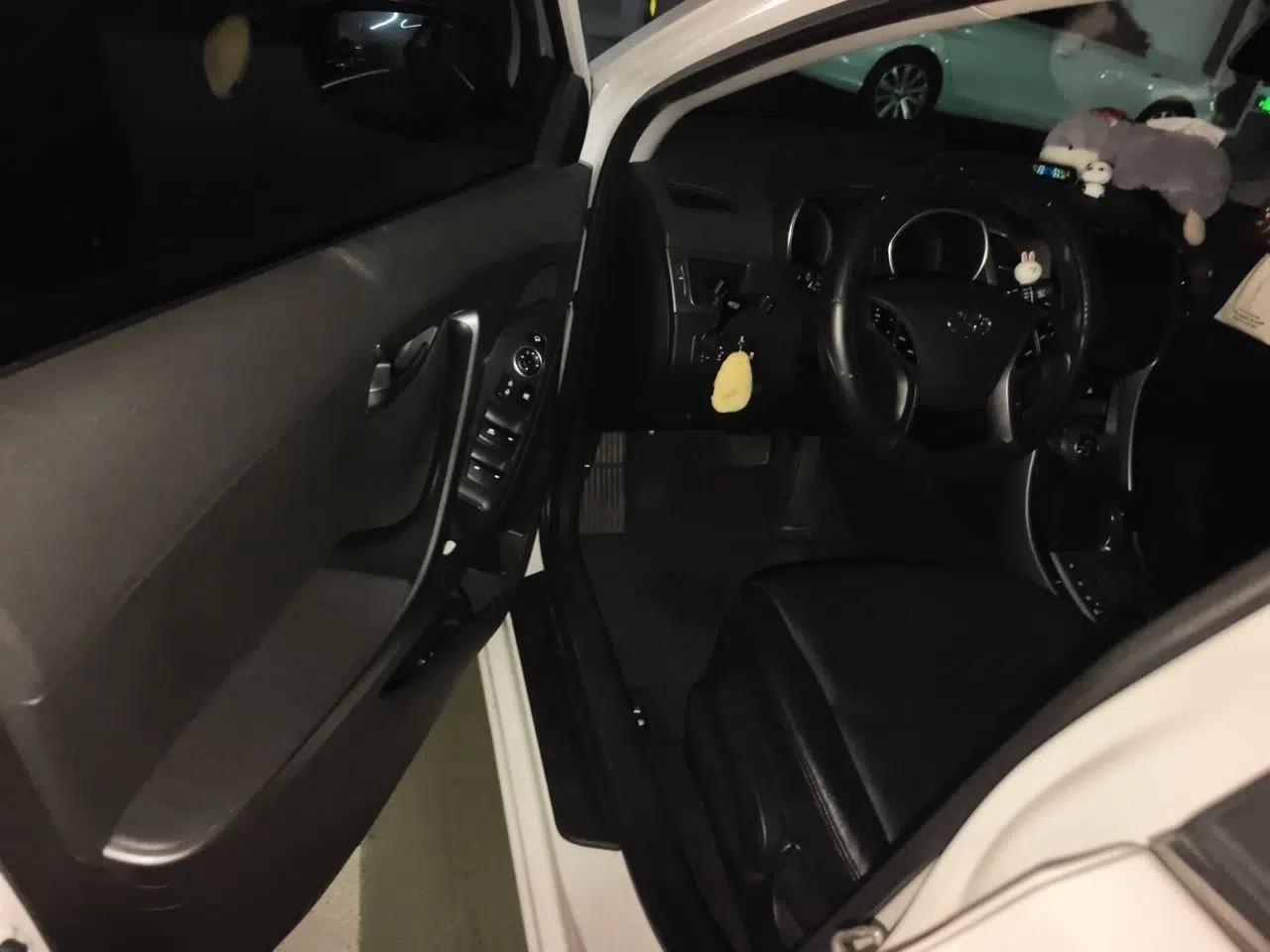 Hyundai Elantra (5th Generation / Langdong) 2015 1.6L Automatic Luxury Model — миниатюра 16
