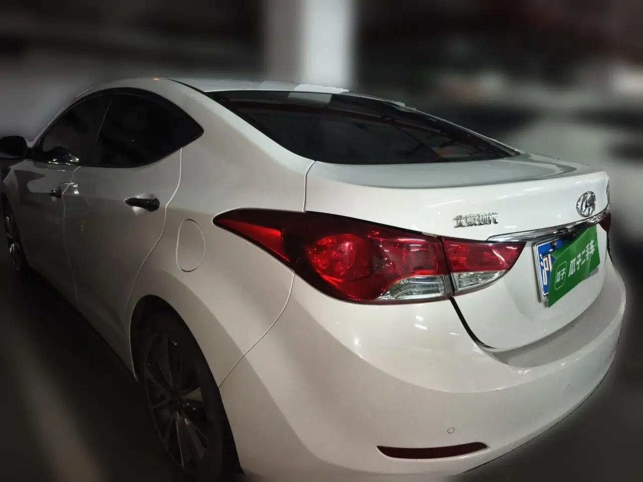 Hyundai Elantra (5th Generation / Langdong) 2015 1.6L Automatic Luxury Model — миниатюра 4