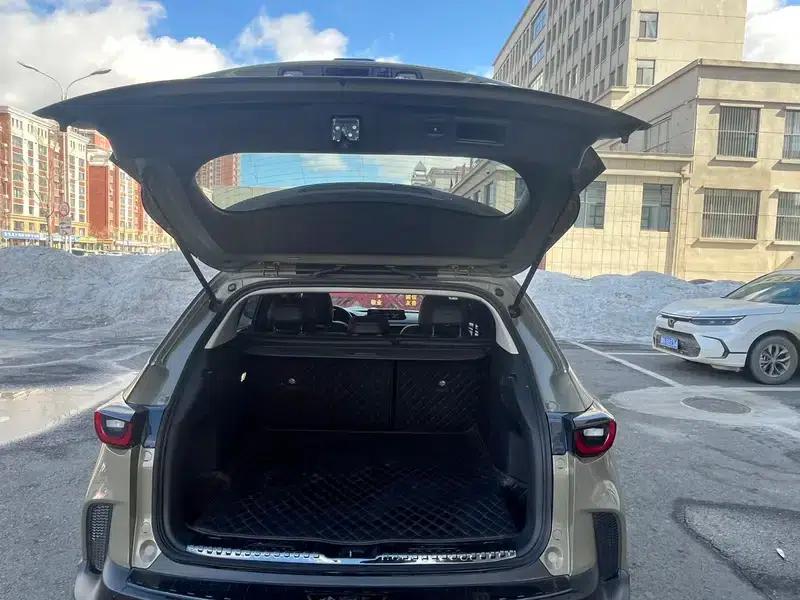 Mazda CX-50 2023 2.0L Automatic Leading Edition — миниатюра 17
